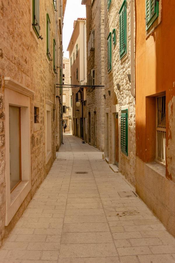 St. Clara Old Town Aparthotel Šibenik Buitenkant foto