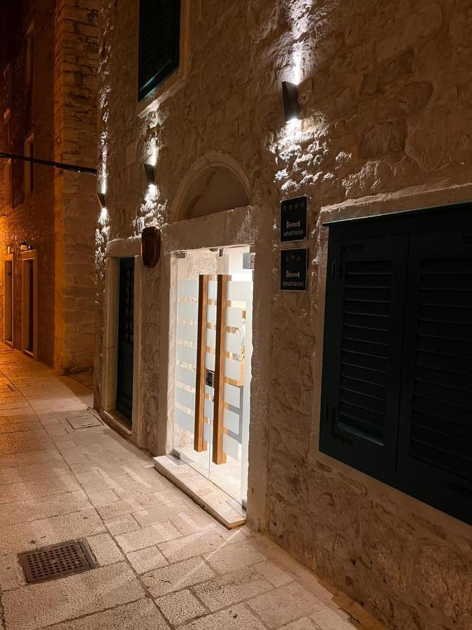 St. Clara Old Town Aparthotel Šibenik Buitenkant foto